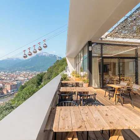 The Babel Community - Bastille 4*