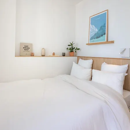 The Babel Community - Bastille Aparthotel