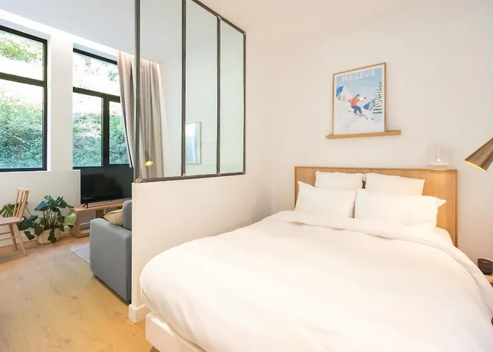 The Babel Community - Bastille 4*