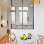 The Babel Community - Bastille Hotel apartamentowy 3*