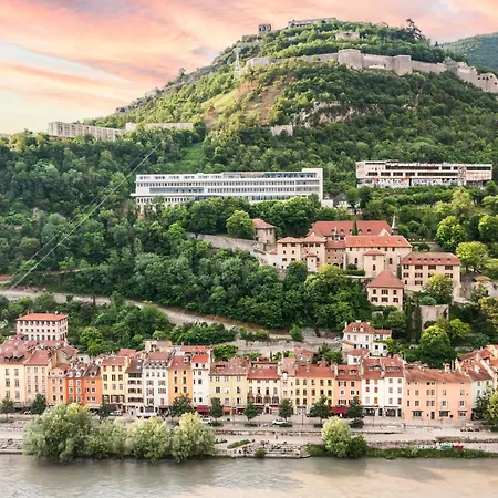 The Babel Community - Bastille 4*