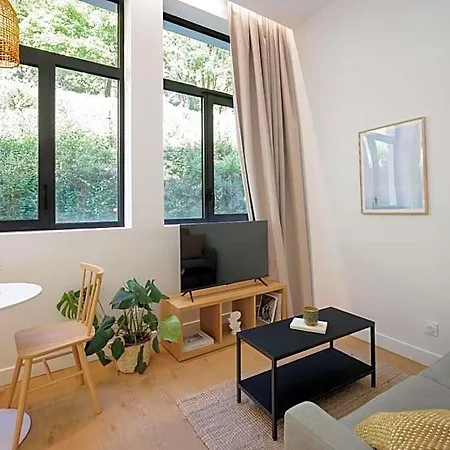The Babel Community - Bastille Aparthotel