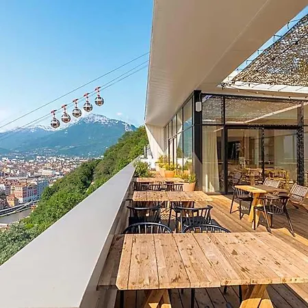 The Babel Community - Bastille Aparthotel