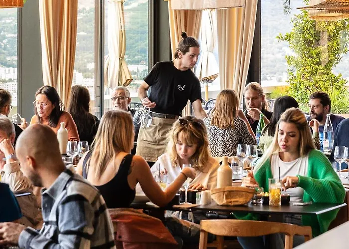 The Babel Community - Bastille Aparthotel 4*