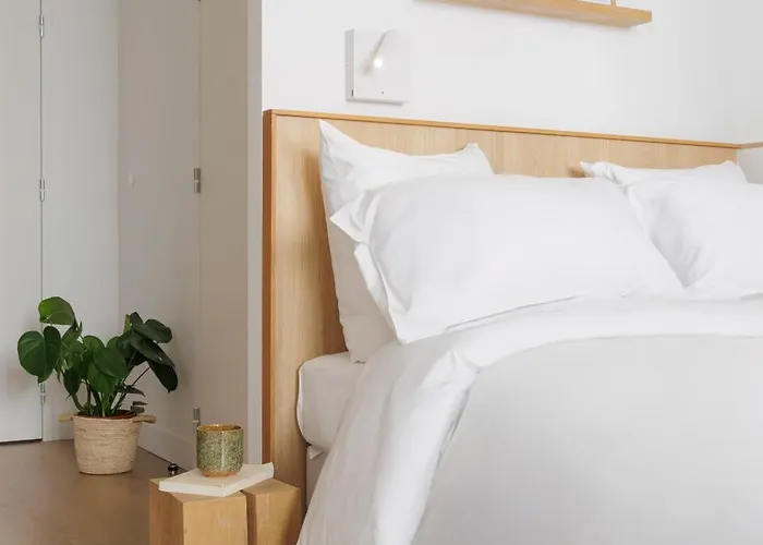 The Babel Community - Bastille Aparthotel