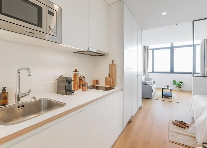 Aparthotel The Babel Community - Bastille 4*