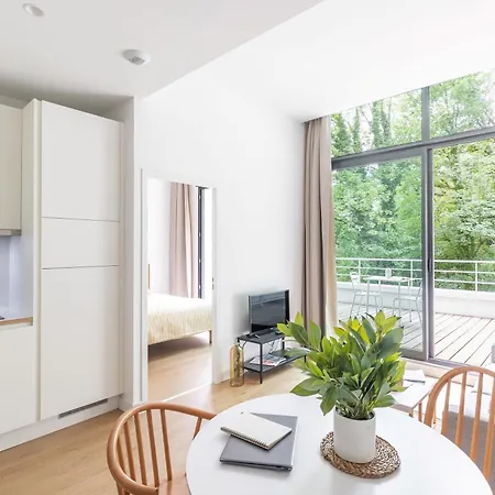 The Babel Community - Bastille Lejlighedshotel *