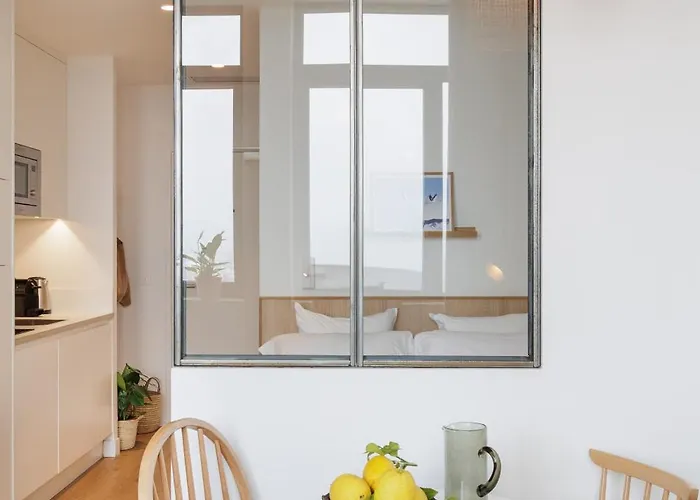 The Babel Community - Bastille Hotel apartamentowy 4*